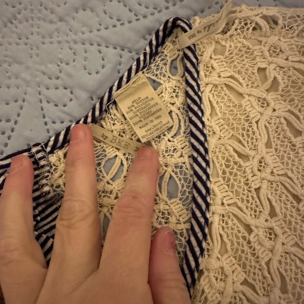 BKE Beige Lace Blouse with Dark‎ Trim - Picture 4 of 7